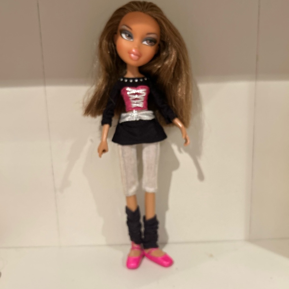 Bratz Star Singerz Yasmin doll -2001 MGA